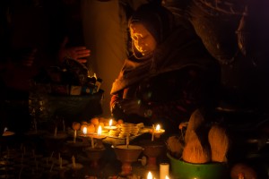 KD_0003: Northern India - Praying woman